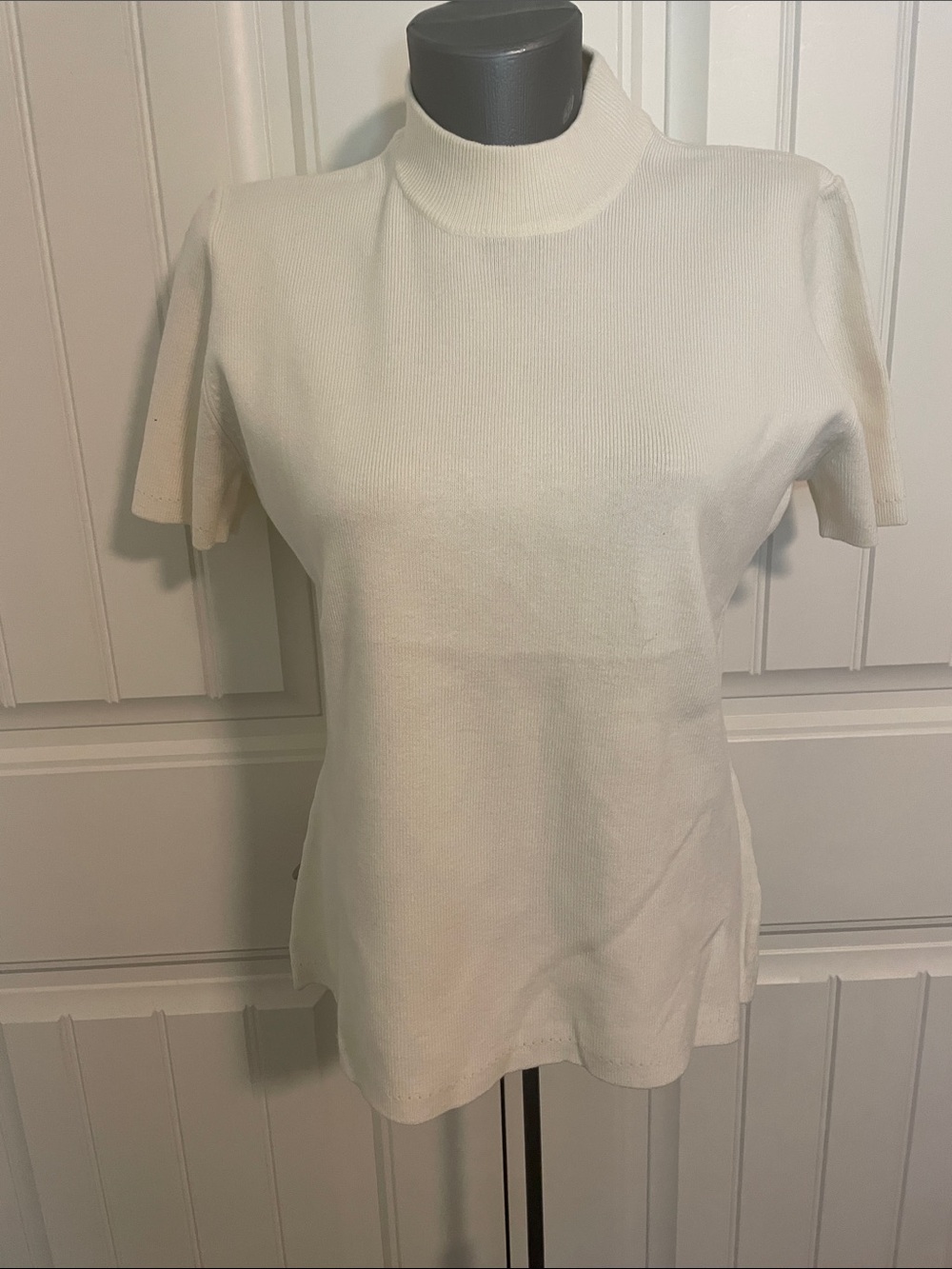 Jaclyn Smith Cream Short-Sleeve Mock-Neck Top